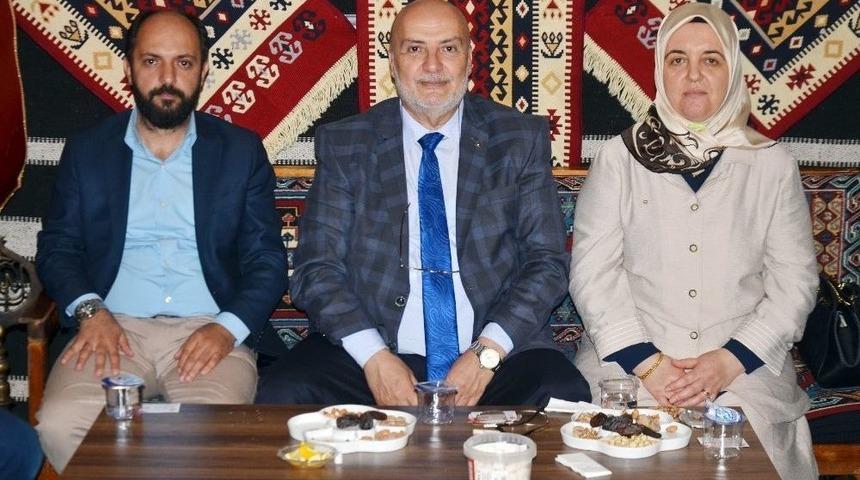 Yelis: "akşener Torun Bakmaya Başlayınca İyi Parti Milletvekilleri Ortada Kalacak"