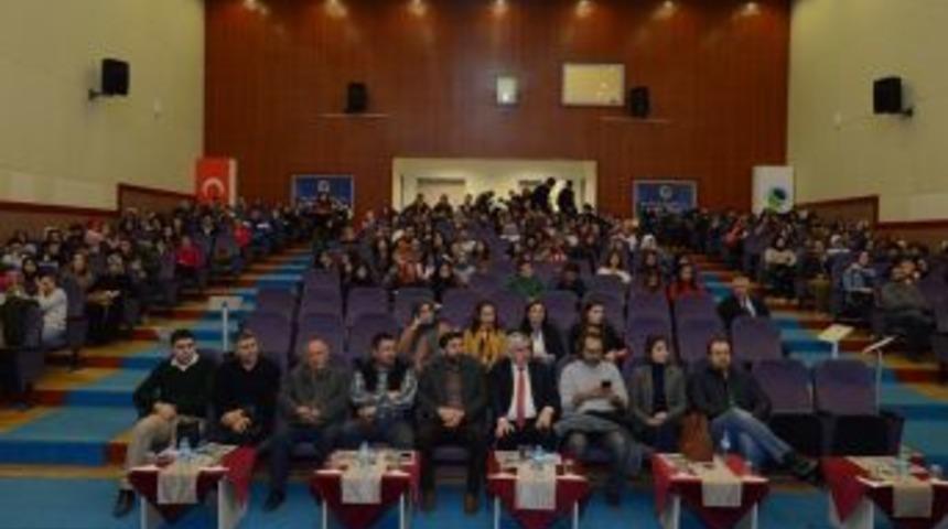 Ae&uuml;&rsquo;de &lsquo;t&uuml;rk&ccedil;e&rsquo;nin Ses Bayrakları&rsquo; Konferansı Verildi