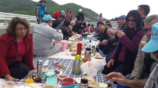 Turkuaz Grubu Gönüllüleri Melleç Tüneli Ve Viyadüğünü Gezdi