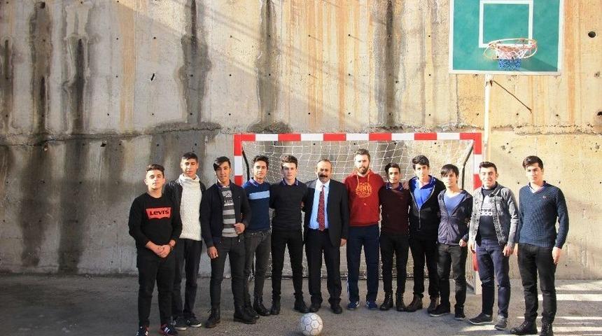 Eğitimci Başkandan &rsquo;kale&rsquo; Gibi Destek