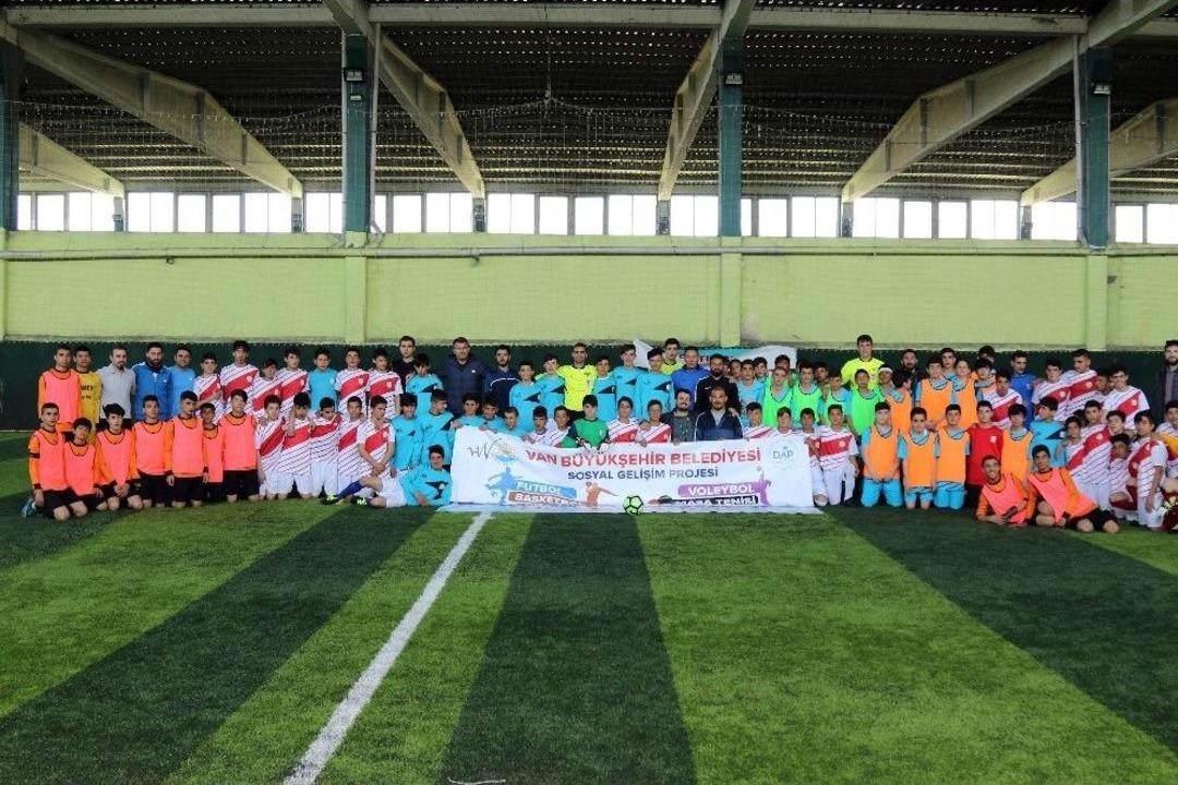 Van&rsquo;da 100. Yıl Turnuvaları Tamamlandı