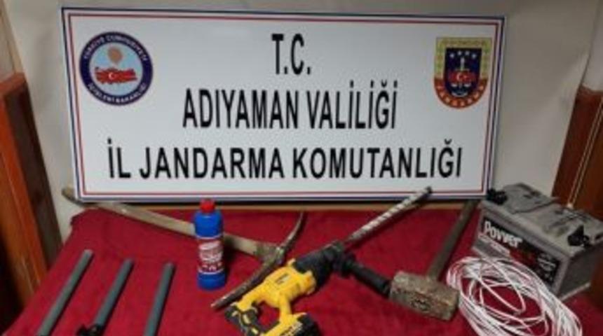 Jandarma Definecilere G&ouml;z A&ccedil;tırmıyor