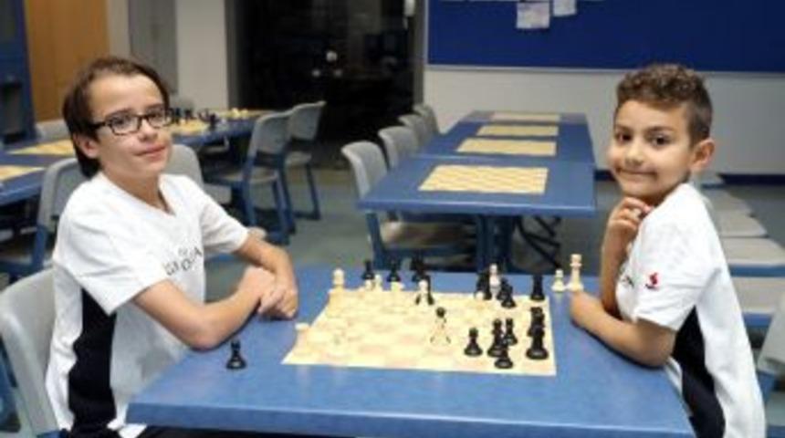 Sanko Okullarının Satran&ccedil; Ustaları Madalya İle D&ouml;nd&uuml;