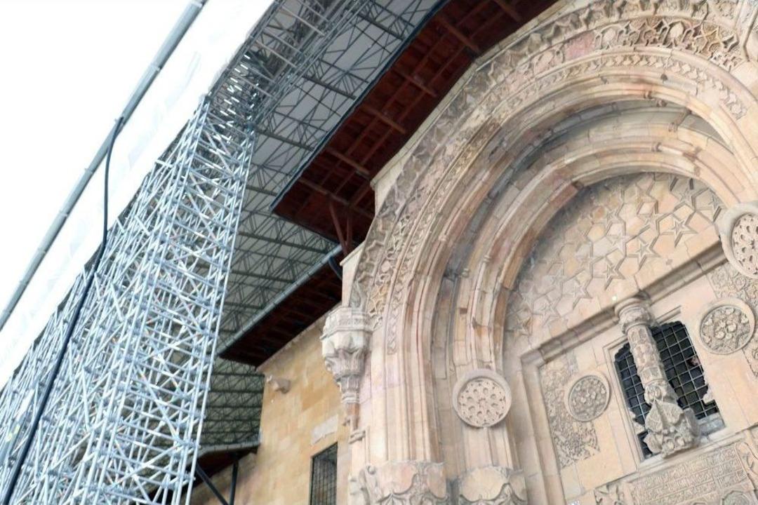 Divriği Ulu Cami&rsquo;deki Sır Perdesi Aralandı