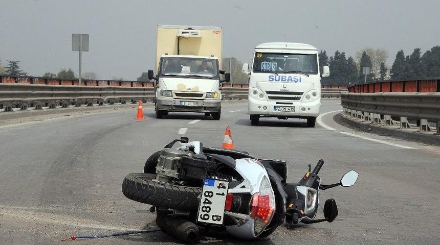 Tırın &Ccedil;arptığı Motosikletli Hayatını Kaybetti