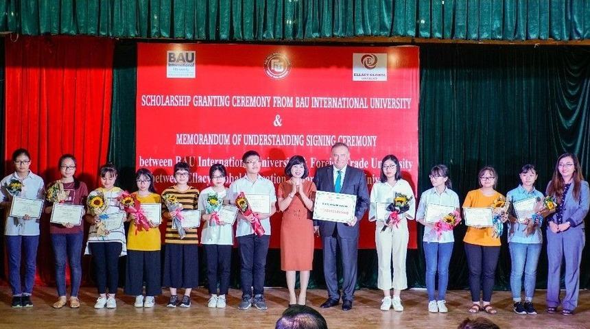 Vietnam&rsquo;da 300 &Ouml;ğrenciyi Bau Bursla &Ouml;d&uuml;llendirdi