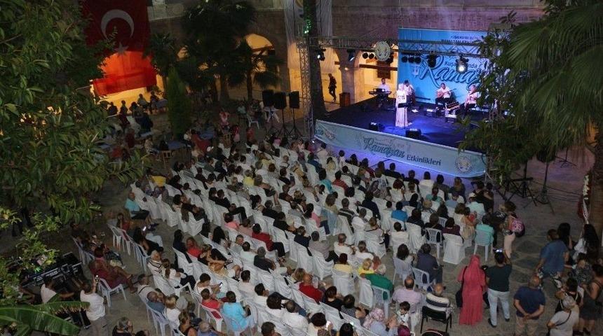 Kuşadası&rsquo;nda Hale Yamener Konseri