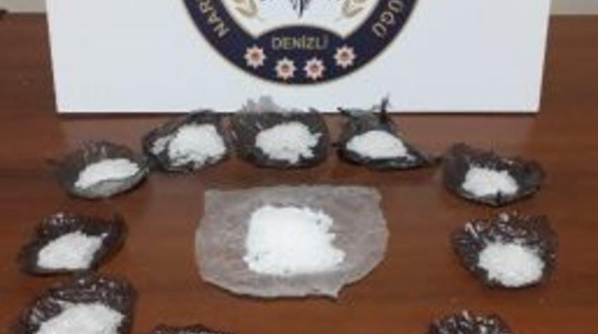 Uyuşturucu Satan 3 Afgan Tutuklandı