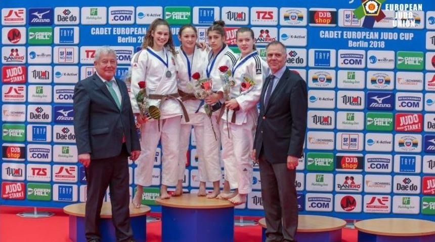 Kağıtsporlu Judocular, Almanya&rsquo;da T&uuml;rk Bayrağını Dalgalandırdı