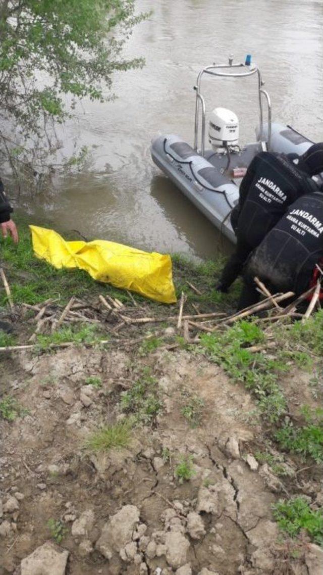 Sakarya Nehrine D&uuml;şen Yaşlı Adam 11 Kilometre Uzakta Bulundu 1