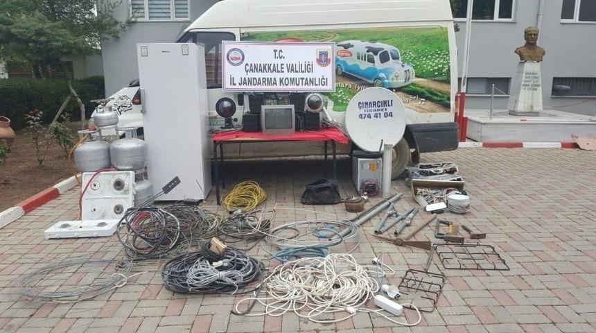 &Ccedil;anakkale&rsquo;de 4 Kişi Hırsızlıktan Tutuklandı