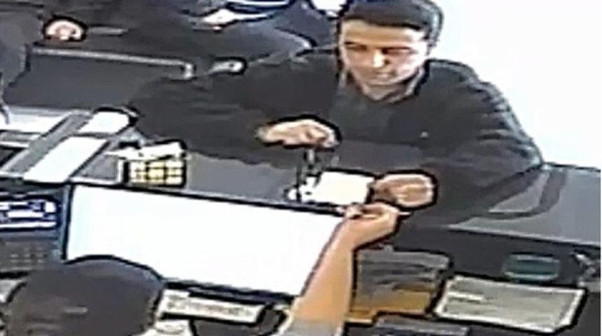 Karlov Suikast&ccedil;ısının Fet&ouml; "abi"sini Yakalatan G&ouml;r&uuml;nt&uuml;ler Ortaya &Ccedil;ıktı