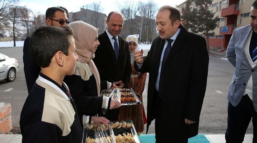 Vali Pehlivan: &ldquo;bilin&ccedil;siz T&uuml;ketim Mutsuzluk Getirir&rdquo;