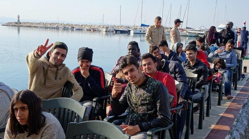 Jandarma Ve Sahil Güvenlikten Kaçak Göçmen Operasyonu