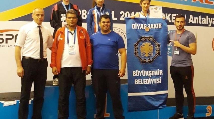 Gaziantepli Kick Bokscular 13 Madalya İle D&ouml;nd&uuml;