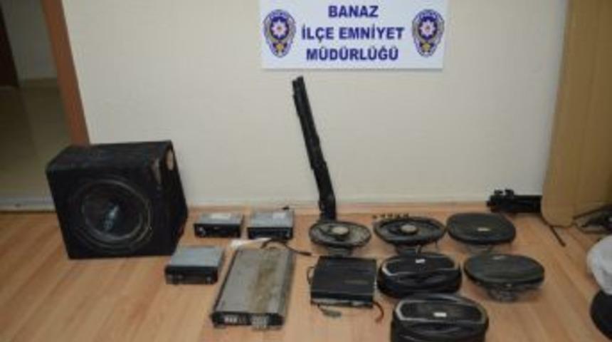 K&uuml;&ccedil;&uuml;k Yaşta Hırsızlık Ve Fuhuş Olayında 3 Kişi Tutuklandı