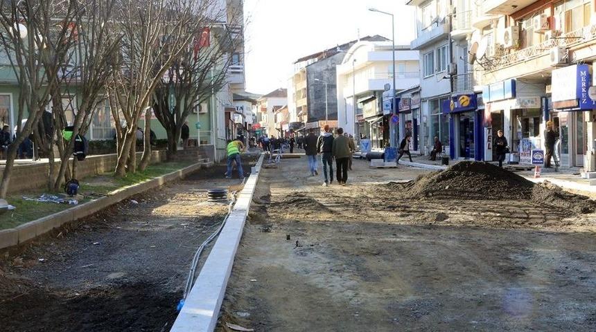 &Ccedil;arşı İ&ccedil;inde Kaldırım &Ccedil;alışmaları Başladı