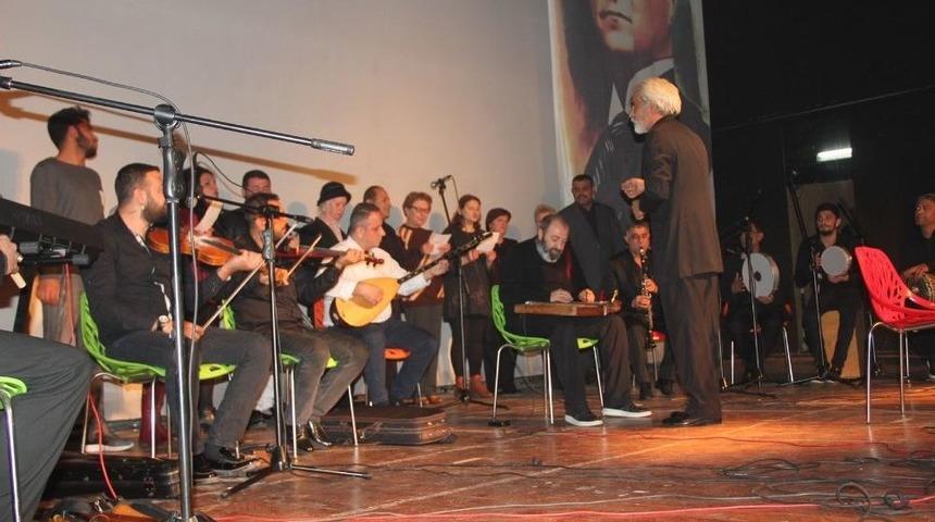 Neşet Ertaş Akhisar’da Anıldı