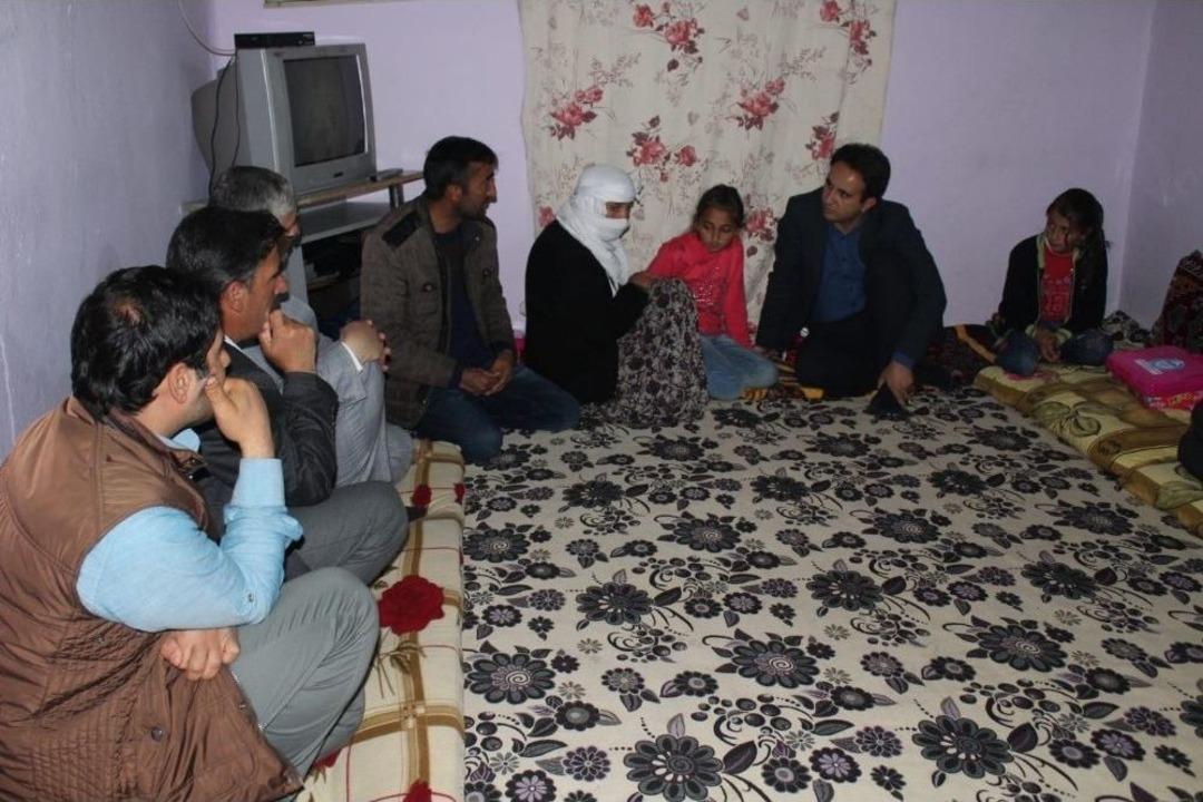 Kaymakam Dundar, Minik Kardeşlere Misafir Oldu