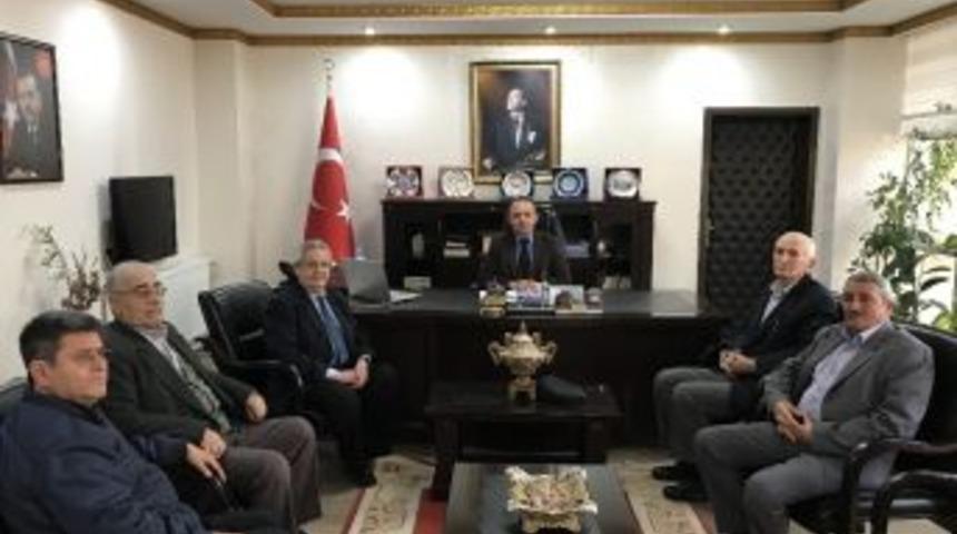 Kaymakam &Ouml;ner, Hastane Yaptırma Derneği Y&ouml;neticilerini Kabul Etti