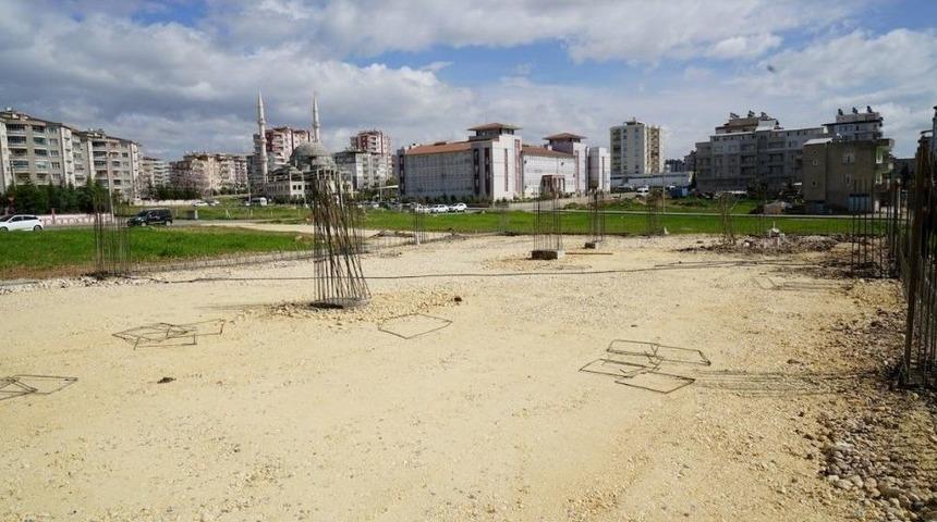 Altınşehir Mahallesindeki Taziye Evinin İnşaatı Hızla Y&uuml;kseliyor