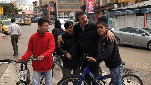 Aydemir: ‘ak Önderin Ufkundan Ayrılmayız’