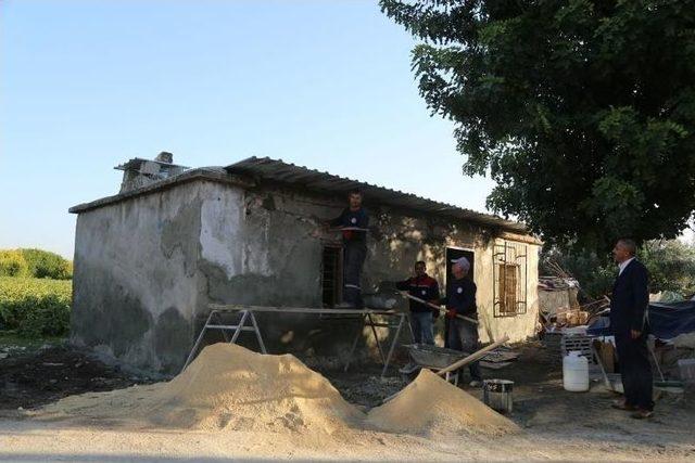 Mezitli Belediyesi, Yıkılan Evi Onardı