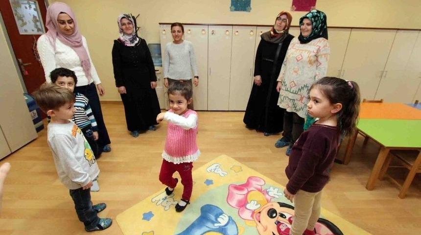 Bağcılar&rsquo;da Anne &Ccedil;ocuk At&ouml;lyesi Başladı