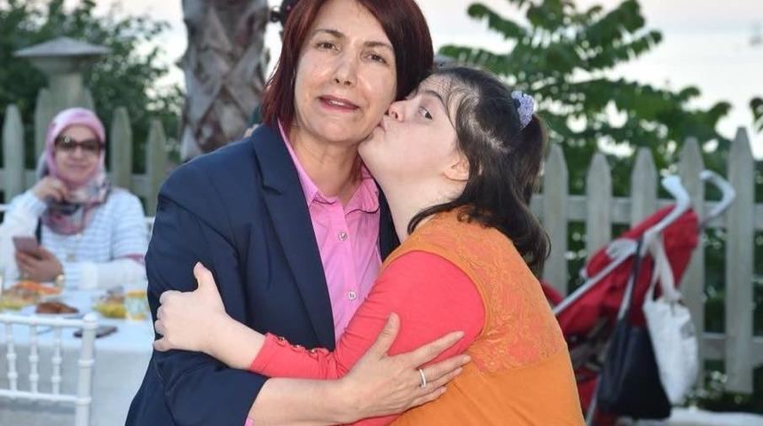 Avcılar&rsquo;da &Ouml;zel &Ccedil;ocuklar İ&ccedil;in İftar