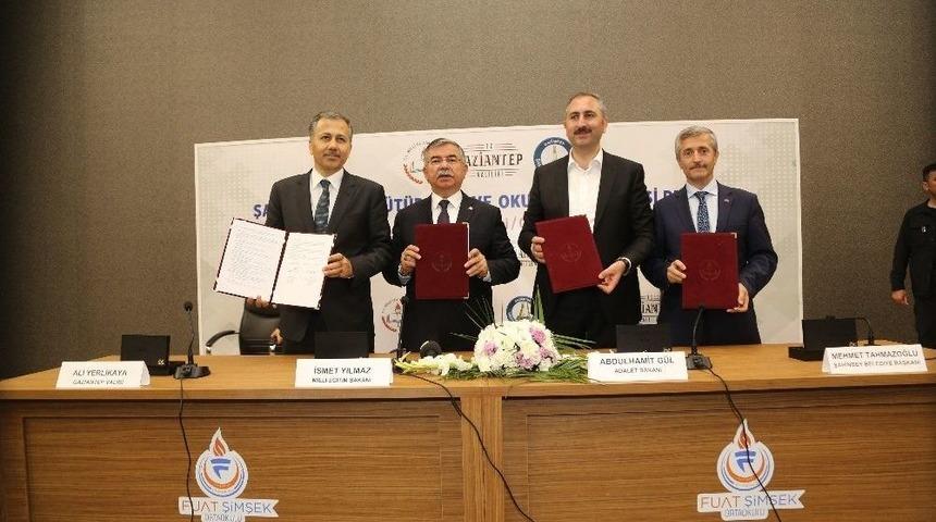 Bakan Yılmaz Ve Başkan Tahmazoğlu, Z-k&uuml;t&uuml;phane Protokol&uuml; İmzaladı