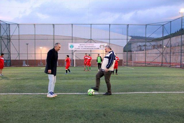 Rektörlük Zeytin Dalı Futbol Turnuvası Başladı