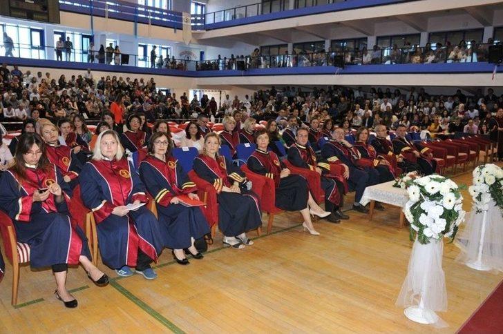 Sağlıkçılar Diplomalarını Aldı G1