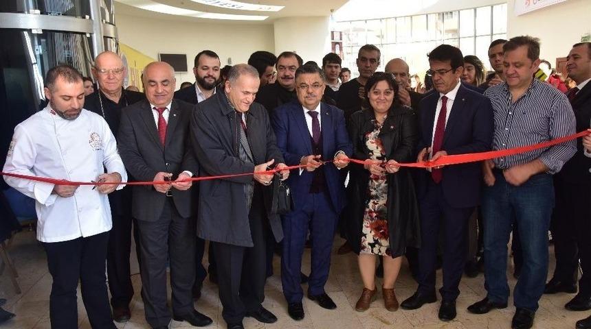 Bilecik Belediyesi Kitap Fuarı Kapılarını A&ccedil;tı