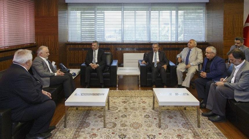 Kızılay Genel Başkanı Kınık, Başkan Çelik’i Ziyaretinde Kayserililerden Övgüyle Bahsetti