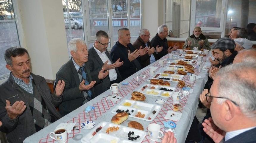 &Ouml;zkan Yolağzı Sakinleriyle Buluştu