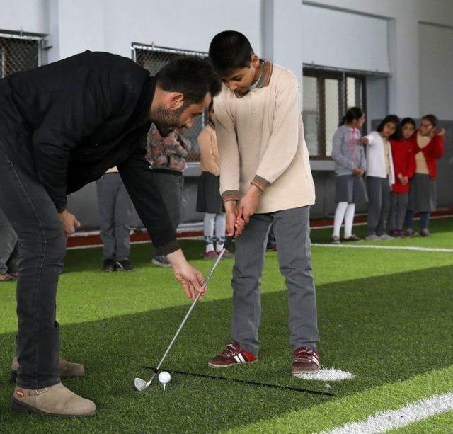 Büyükşehir Geleceğin Golfçülerini Yetiştiriyor