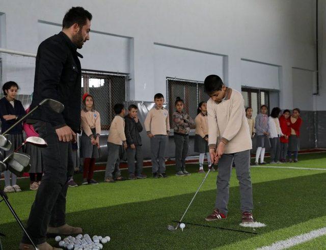 Büyükşehir Geleceğin Golfçülerini Yetiştiriyor