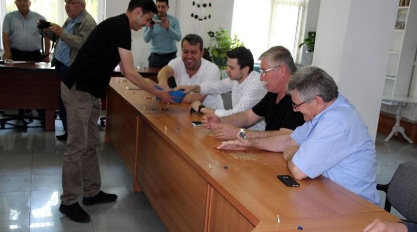 Biga&rsquo;da Yılın İlk Buğdayı Satıldı