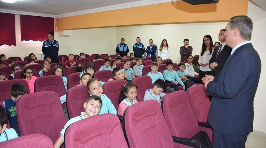 &Ouml;ğrencilere &lsquo;&ccedil;ocuk Zabıta&rsquo; Eğitimi Verildi