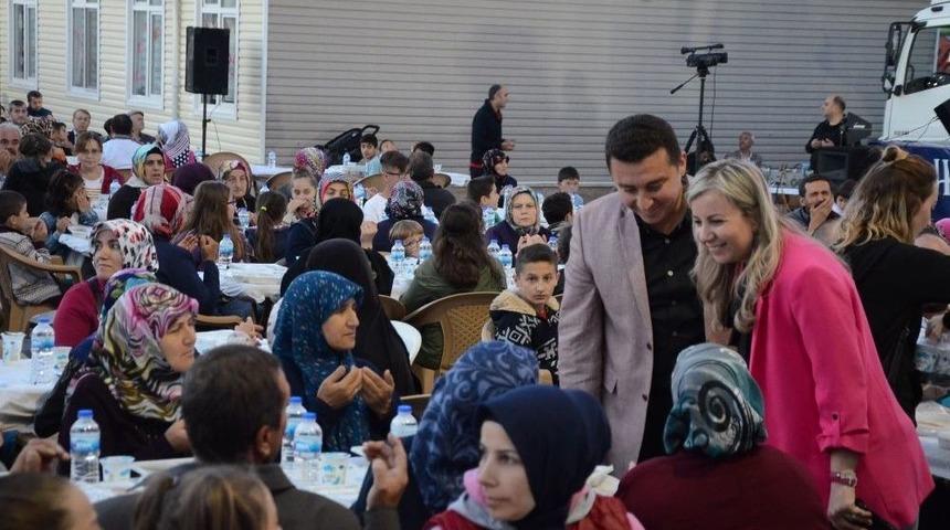 İftar Sofrası Bu Defa Da Yediler Mahallesi&rsquo;nde Kuruldu