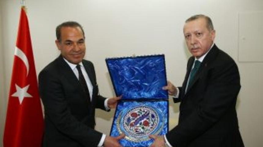 S&ouml;zl&uuml;: "liderimiz Bah&ccedil;eli, Adayımız Erdoğan"