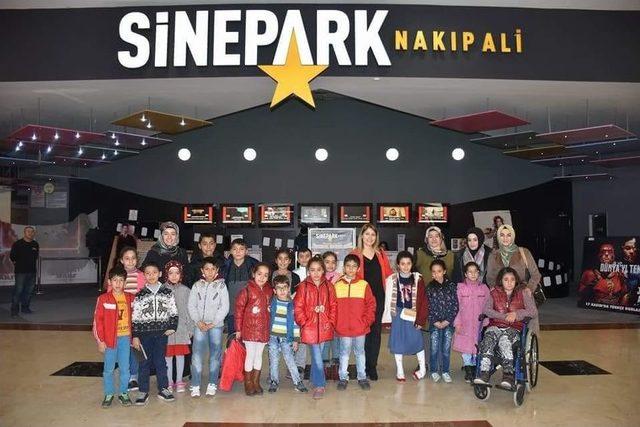 Yetimlerin Sinema Keyfi 1