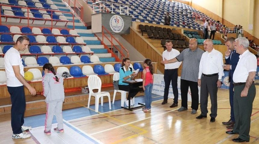 Vali Meral, Sportif Yetenek Taraması Etkinliğine Katıldı
