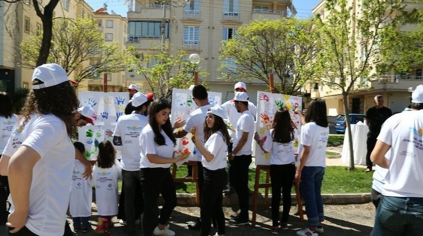 Hk&uuml; Otizm&rsquo;e Dikkat &Ccedil;ekti