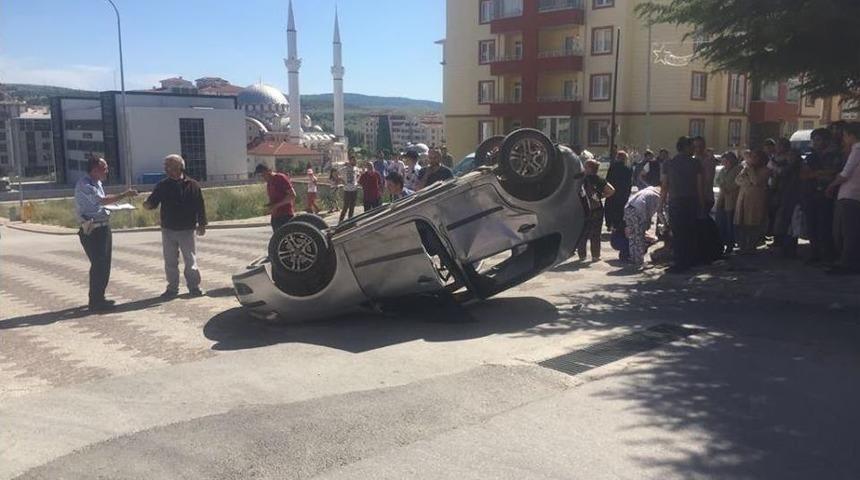 2 Otomobil &Ccedil;arpıştı; 7 Yaralı