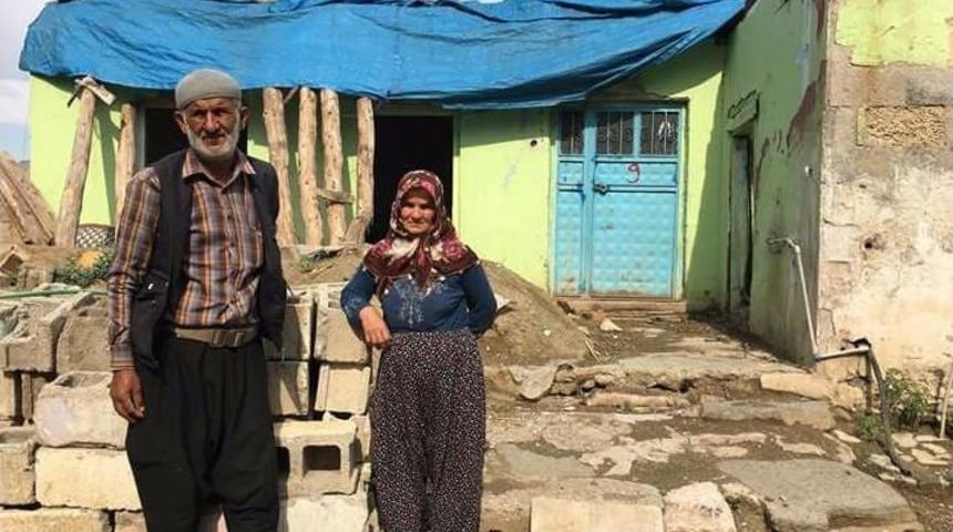 Dolu Ve Sağanak Yağış Nedeniyle Evleri Başlarına &Ccedil;&ouml;kt&uuml;