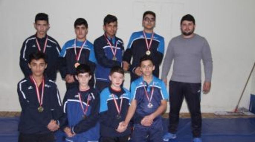 Bucaklı G&uuml;reş&ccedil;iler T&uuml;rkiye Şampiyonasına Adını Yazdırdı