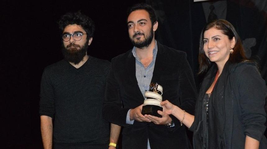 Uşak Kanatlı Denizatı Kısa Film Festivalinde &Ouml;d&uuml;l T&ouml;reni