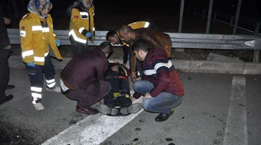 İki Otomobilin &Ccedil;arpıştığı Kazada 1 Kişi Yaralandı