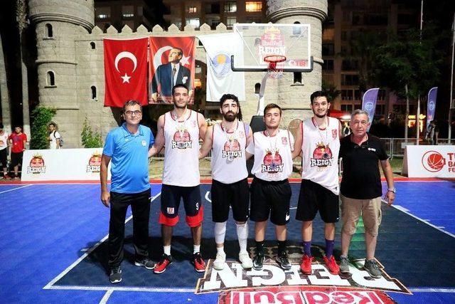 Mersin’de ’sokak Basketbolu’ Heyecanı